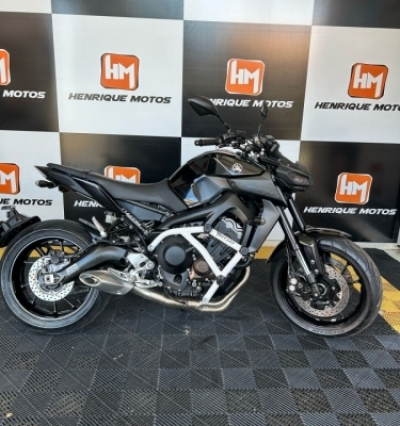 YAMAHA MT 09 
