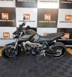YAMAHA MT 09 